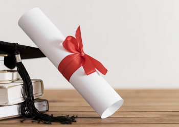 Milyar dolarlık sahte diploma sektörü: Dünya genelinden örnekler