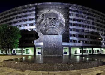 Marx’a ‘demokrasiye aykırılık’ kararı, Rusça konuşanlara baskı: Almanya’da savaş hukuku nasıl işliyor?