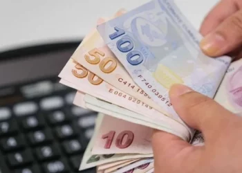 Bankalar faiz kârında rekor kırarken, halkın borcu büyüyor