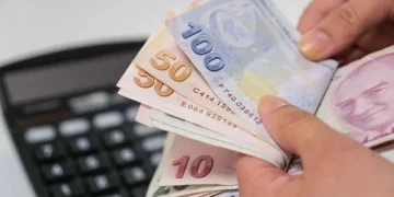 Bankalar faiz kârında rekor kırarken, halkın borcu büyüyor