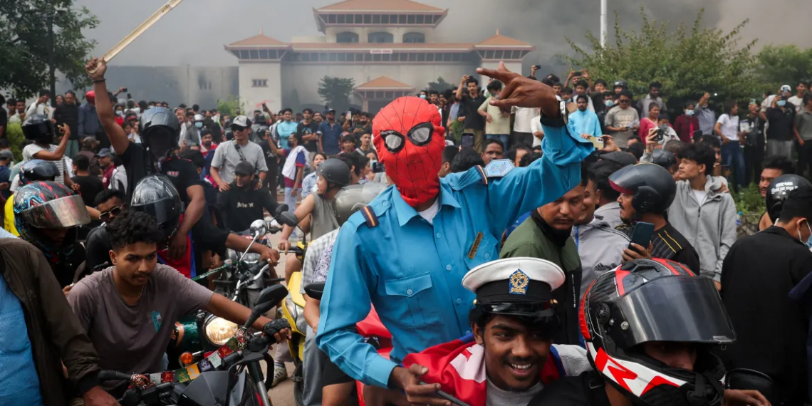 Monarşistler, Batı yanlıları ve sol: Nepal eylemleri ne anlama geliyor?