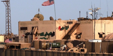 ABD Suriye’de yaptırımları kaldırıp Şam’da askeri üsse çökecek