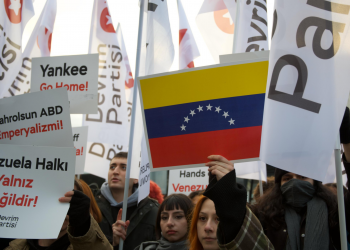 Devrim Partisi’nden ABD Büyükelçiliği önünde Venezuela protestosu: “ABD için işler istediği gibi gitmeyecek”