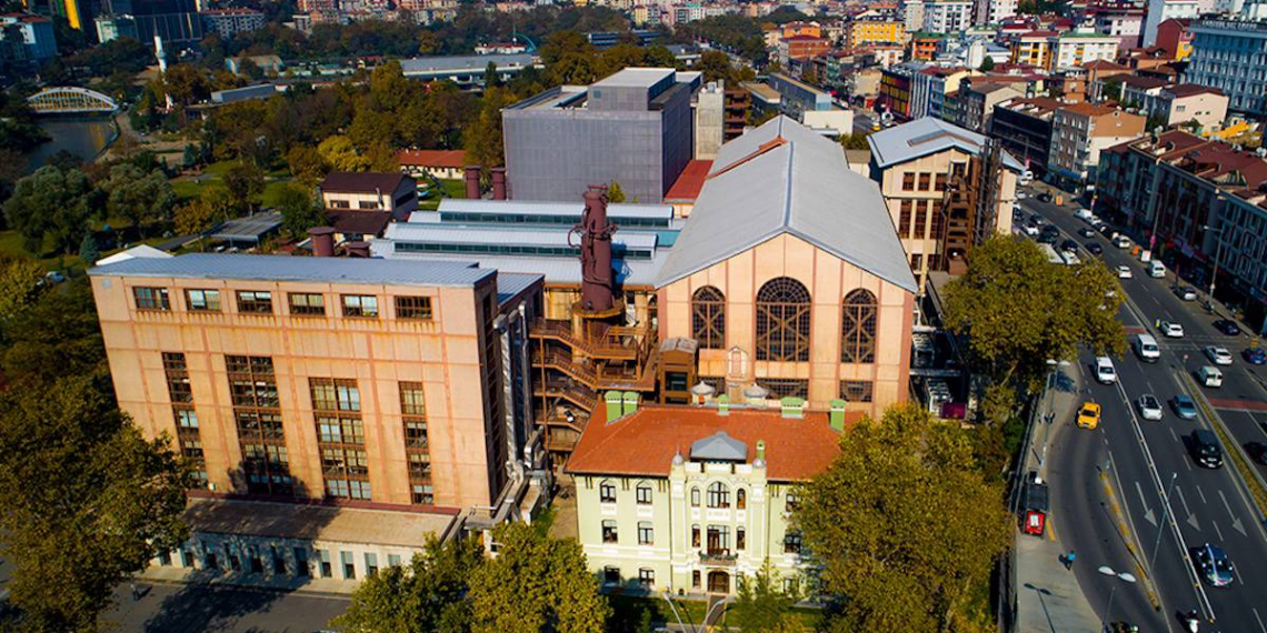 İstanbul Bilgi Üniversitesi kapatıldı