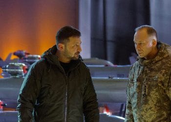 Yolsuzluklar, krizler ve NATO’ya artan borçlar: Kukla Zelenski yönetimi zorda