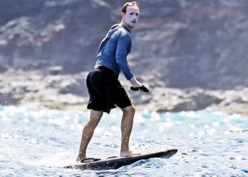 Zuckerberg’in yatı yardım çağrısına yanıt vermedi, küçük bir gemi imdada yetişti